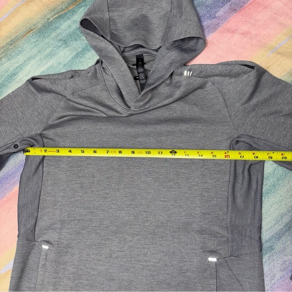 Men's Lululemon Textured Tech Hoodie Size S Rhino Grey Pullover - Picture 10 of 10